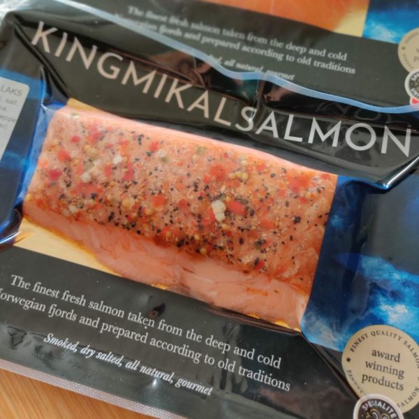 King Mikal hot smoked Norwegian salmon with pepper crust, ca. 250g pack